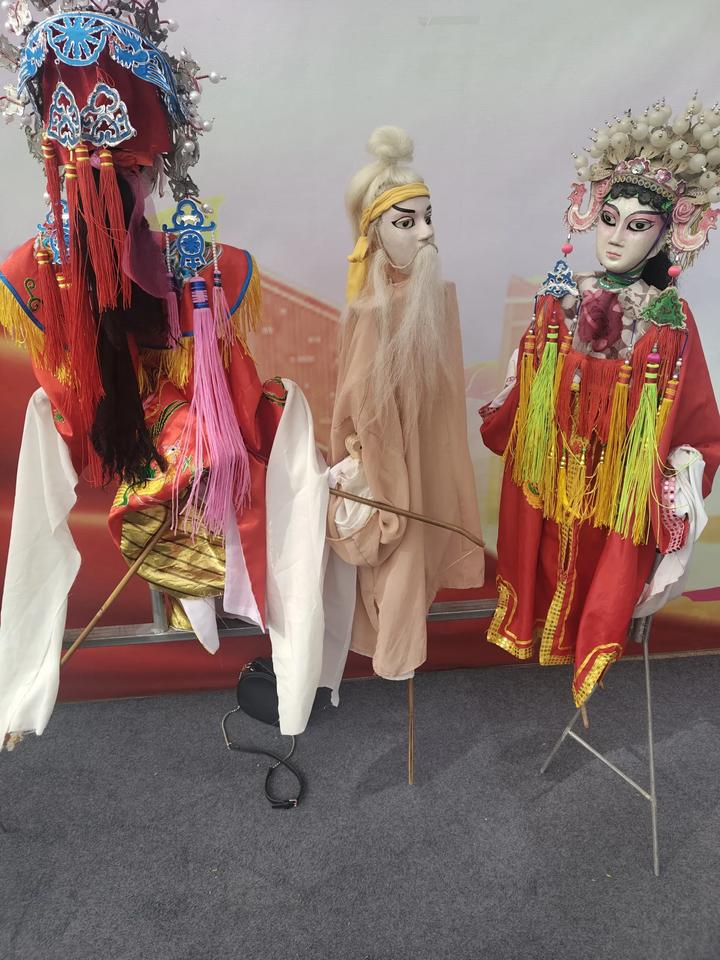 男闺蜜是怎么回事？不知从什么时候社会上出现了一种角色，叫男闺蜜。婚前一些女青年