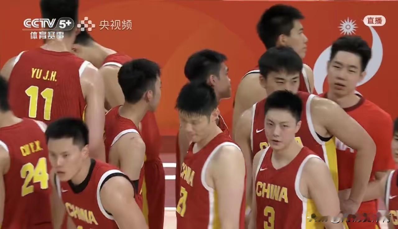 练的很刻苦，但是临场应变能力很弱，距离现代篮球还是有很大的差距的就拿去年亚洲杯关