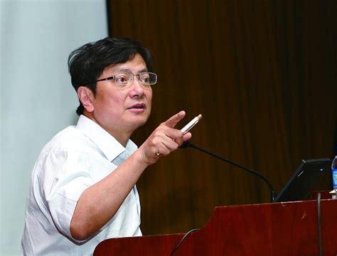 郑强教授再度抛出“重磅炸弹”，一番话令人瞠目。 他直言：“如今全民扎堆搞AI
