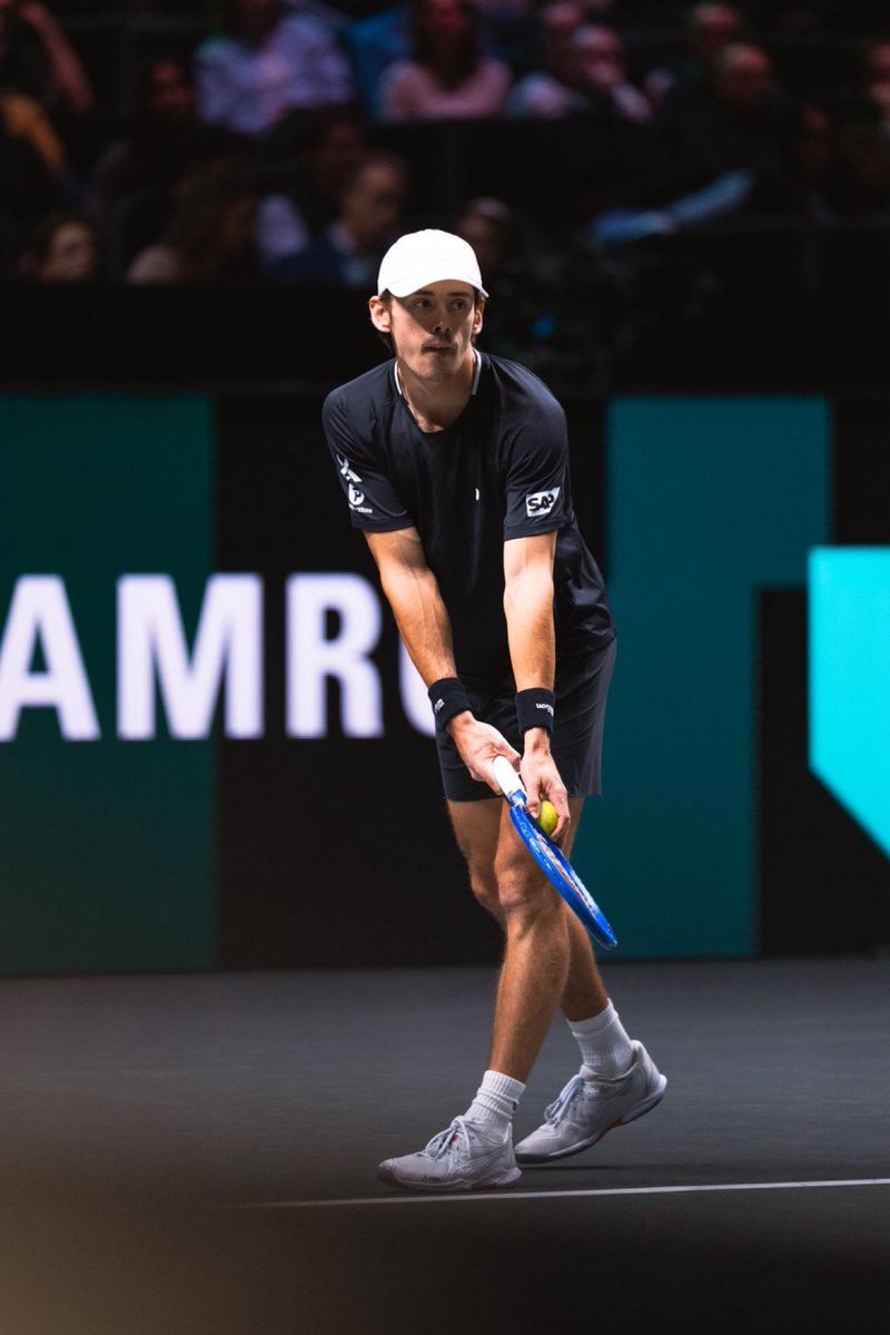 网坛风云德米纳尔横扫夺赛季首冠鹿特丹500赛决赛，赛会头号种子德米纳尔6比3、