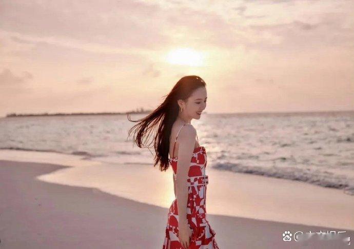 佟丽娅超绝大长腿，美翘臀，也太美了吧​​​