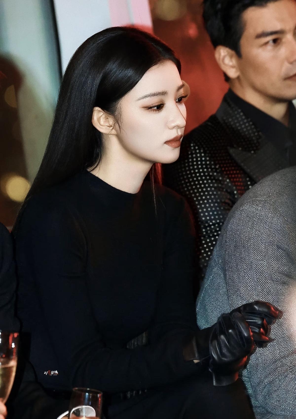 演演豪门千金大小姐，恶毒女配，女明星，这类的！或者千颂伊那种性格的，她真的很适合