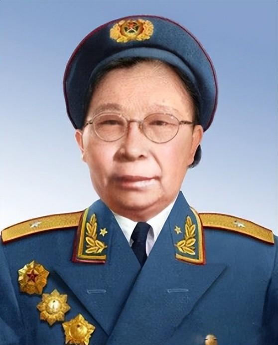 1955年冬，开国少将李贞与丈夫甘泗淇上将回到湖南浏阳老家。几天后，一封简短