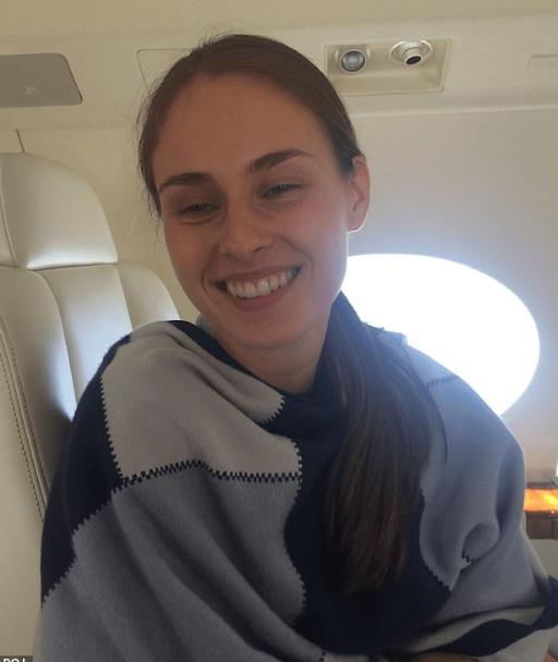 爱泼斯坦女友反击：如果我死了就曝光一切！她还发帖称：“马斯克不是最邪恶的恶魔，爱