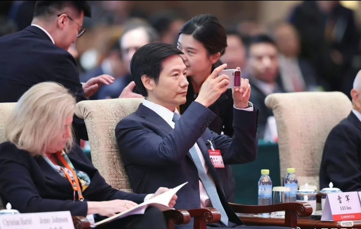 雷总的手机壁纸绝对要火！！！逆天改命！小米科技小米汽车