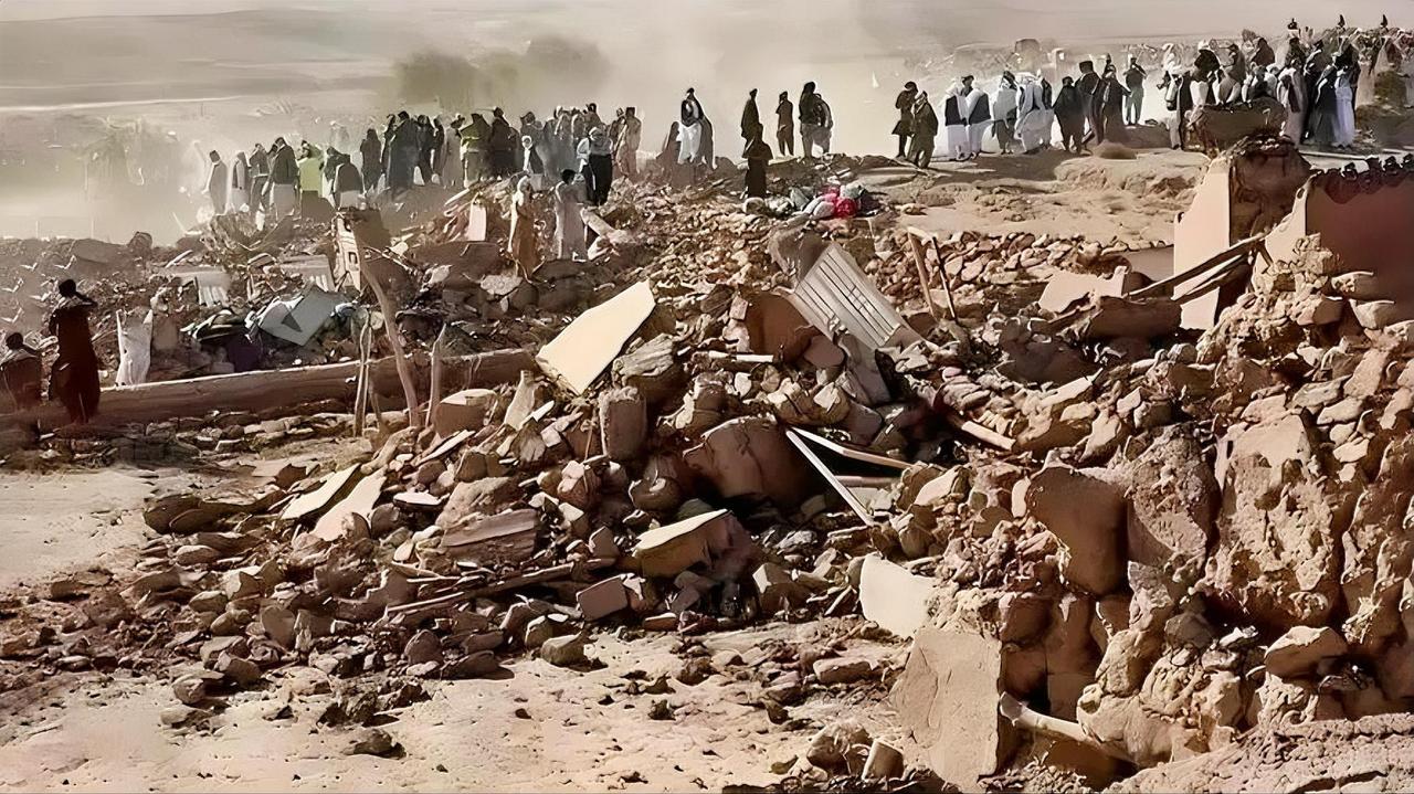 两国战争骤然升级！巴基斯坦对阿富汗发动“公开战争”，首都喀布尔遭空袭！局势急转