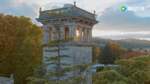 陈伟霆说黄景瑜好man喔现在就出发看陈伟霆的表情，简直是心服口服！黄景瑜不仅是