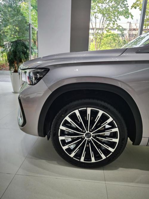 颜值党心动了！！我本来没怎么考虑SUV的，毕竟是女生嘛，虽然我技术不差，但总