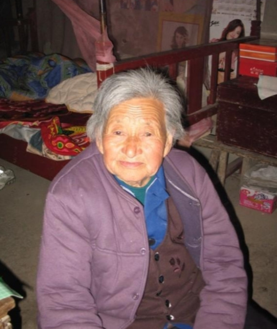 1937年，年仅18岁怀孕7个月的李秀英，差点被日本鬼子强暴，而她为了自己的清白