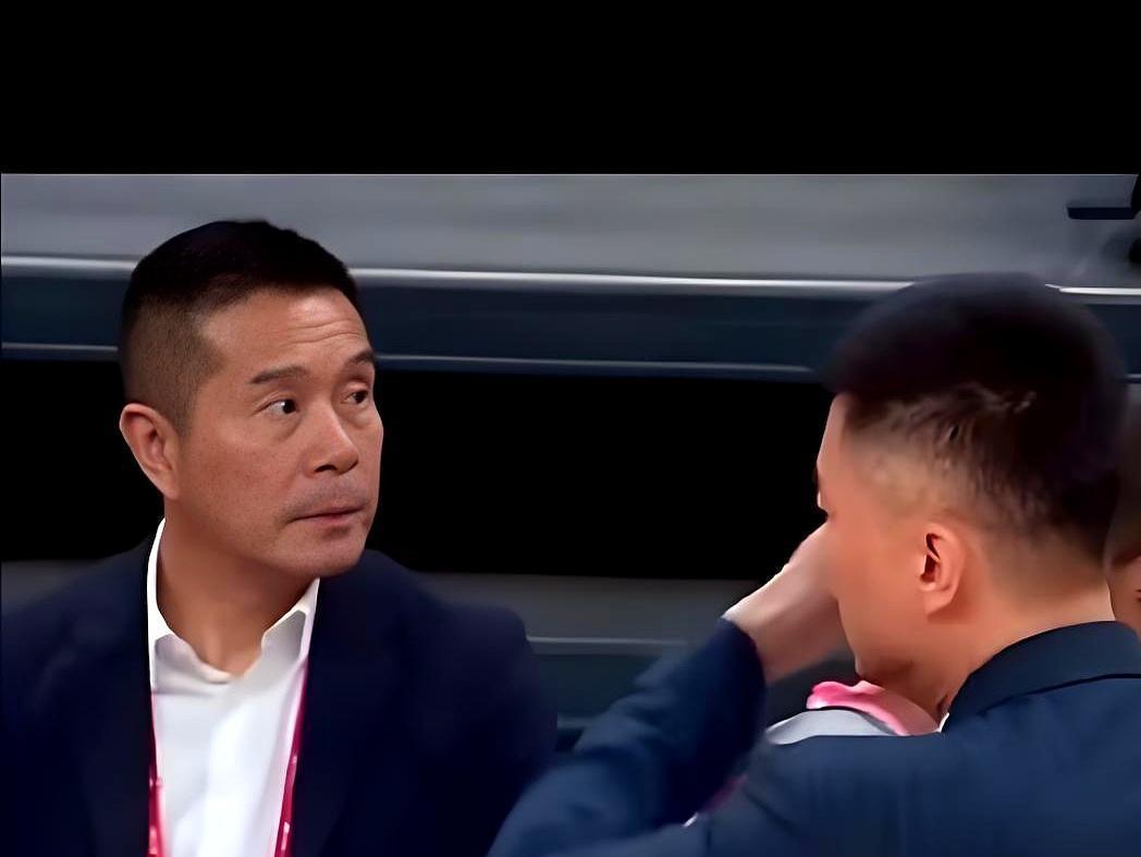 陈海涛左右为难！据CBA媒体人付政浩透露：广东男篮与杜锋的续约并不顺利，建议陈