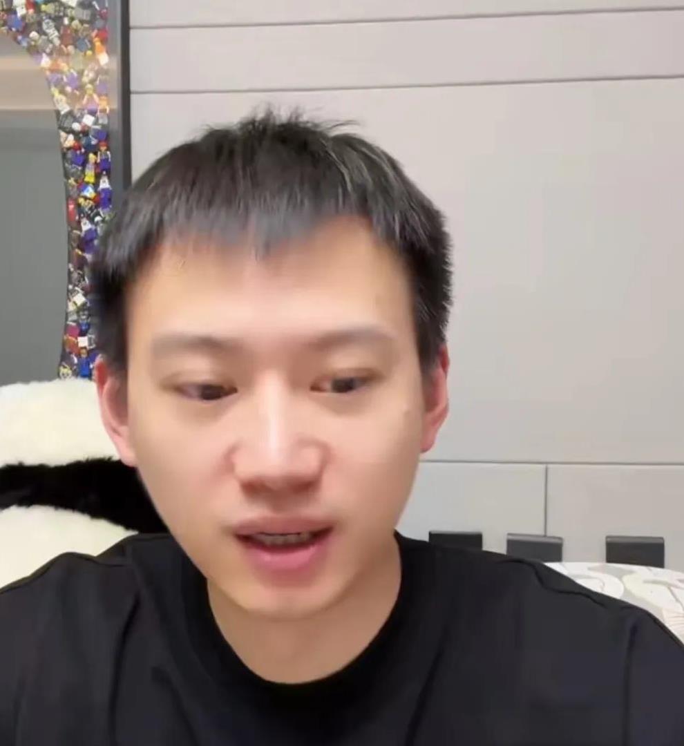 周雨:雨哥这届全运会是你最后一届吗？不一定哦，我跟大家说我也不知道，我这球是打一