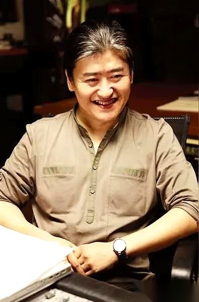 刘欢去世了。这位一辈子排斥应酬、不追逐名利的人，人生后半段几乎都在跟腿疾和重病硬扛。词曲人小柯私下默