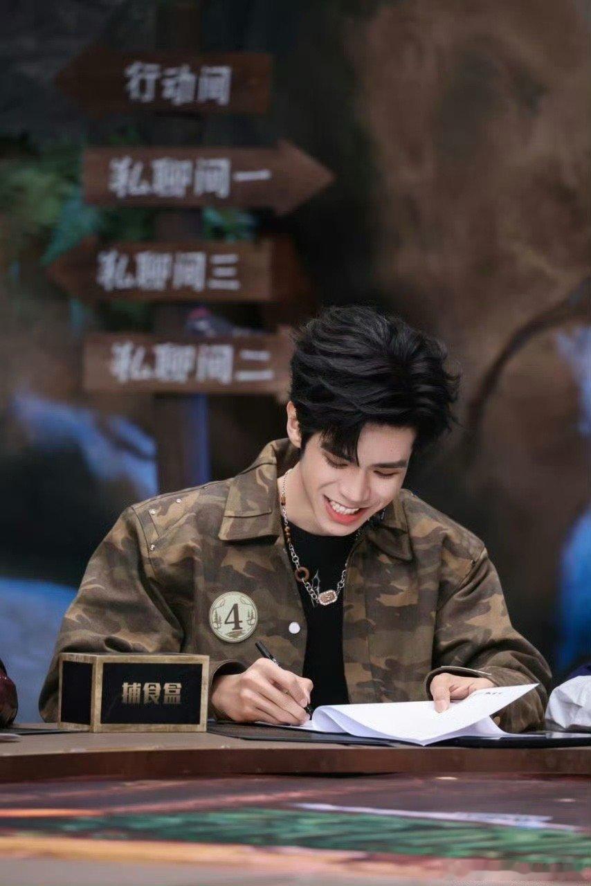 李晋晔这次遇到对手了森林进化论2025物种消亡技能威力不小，李晋晔提前设防找K