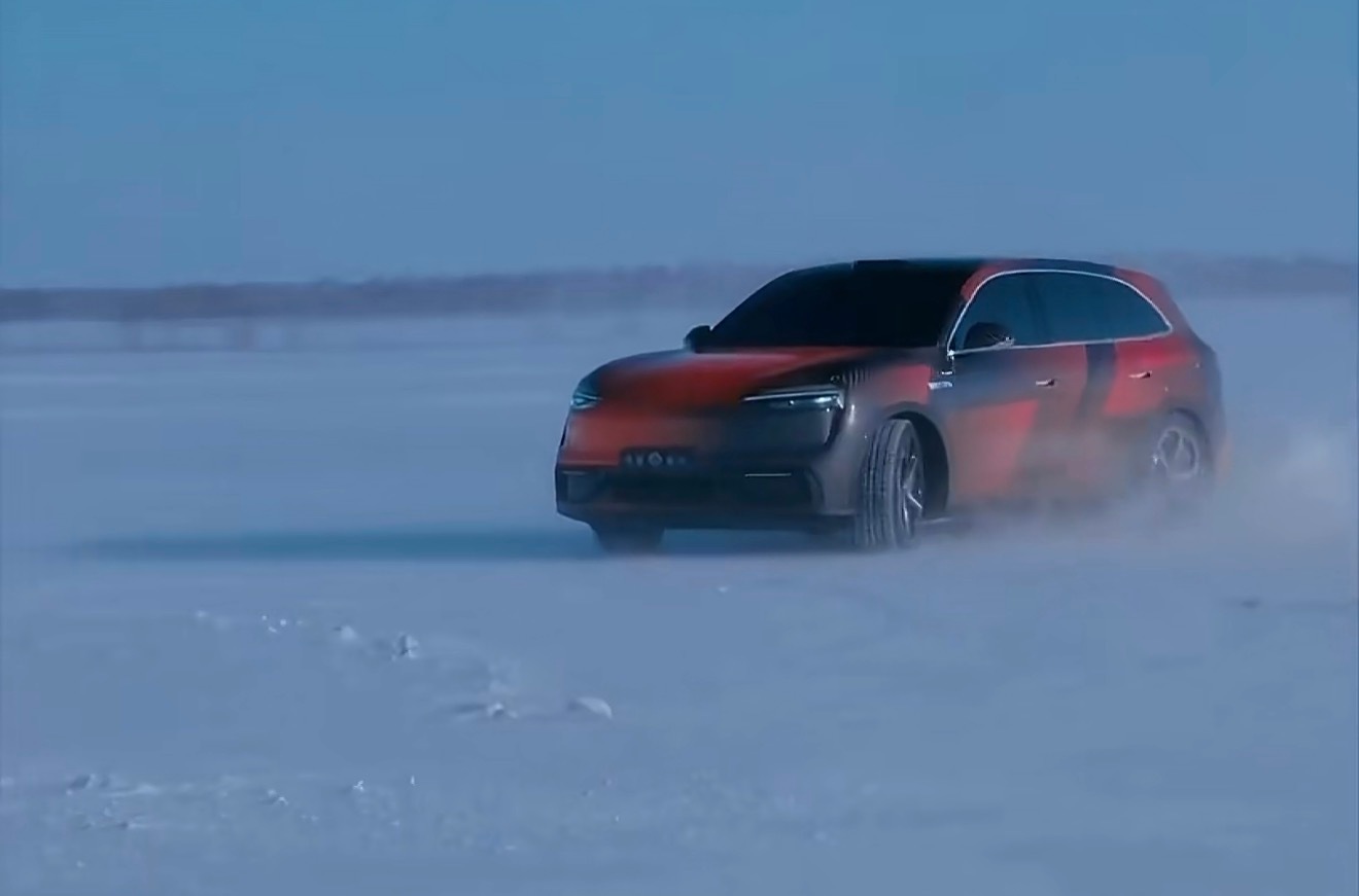 问界M6或将成为下一个爆款问界M6也开始在冰雪路面测试了，这好像也是首次在互联网