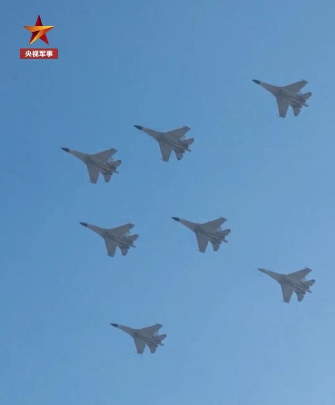 挺壕，歼11BGH成了训练机据央视军事报道，海军航空大学某基地组织大机群实战化