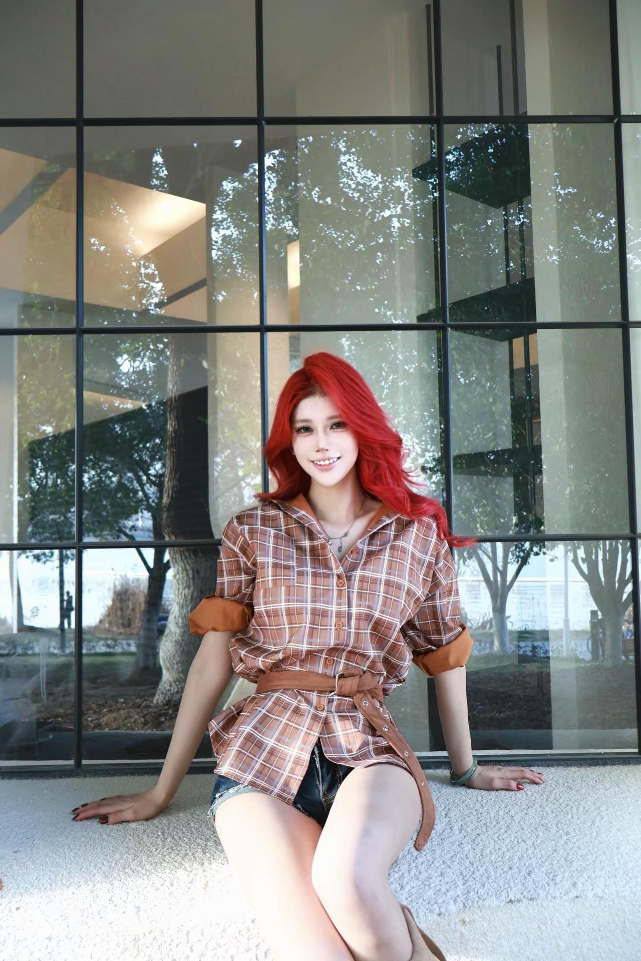 春天来袭真爱降临。红头发