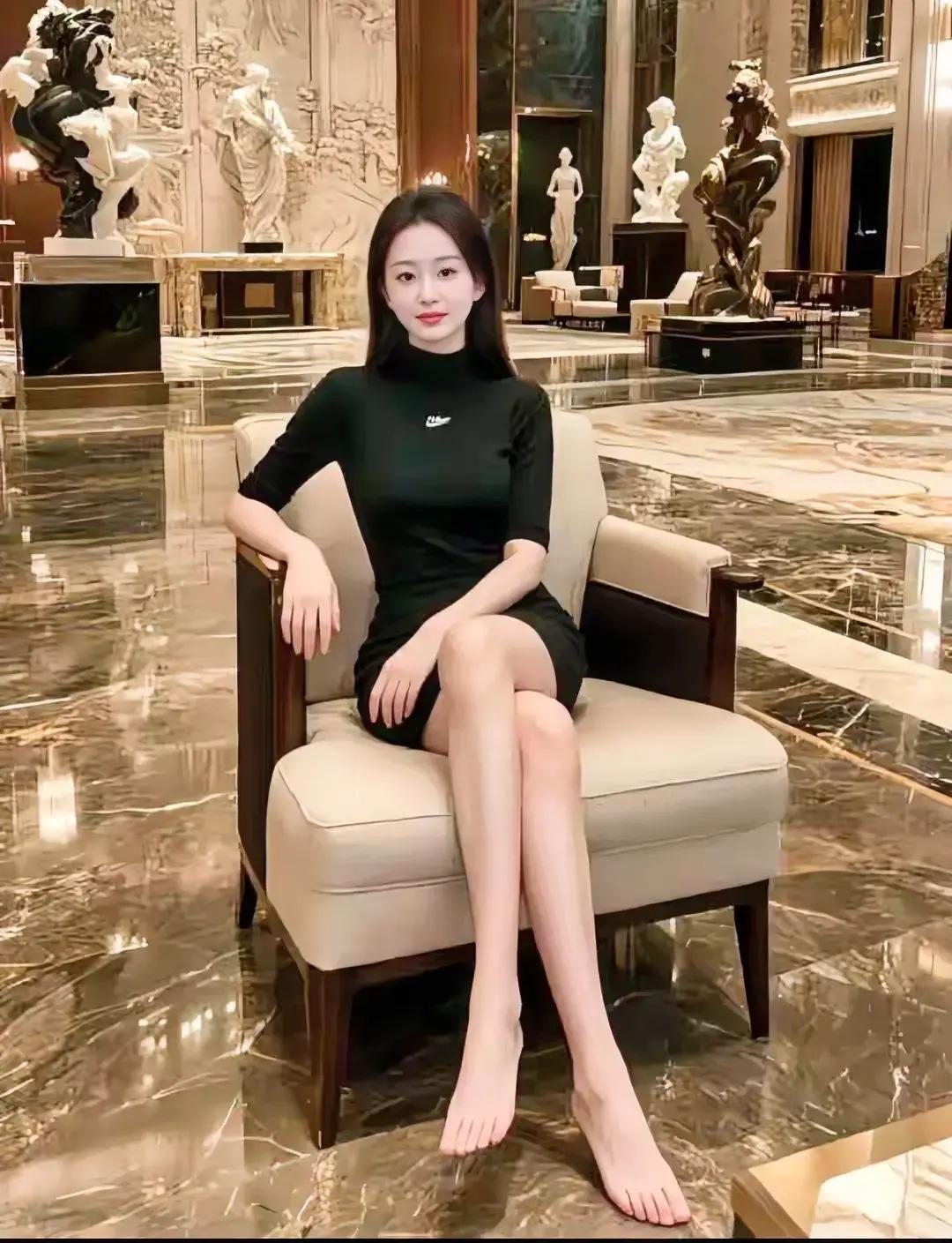 天啊，人美就算了，脚丫子都那么完美。