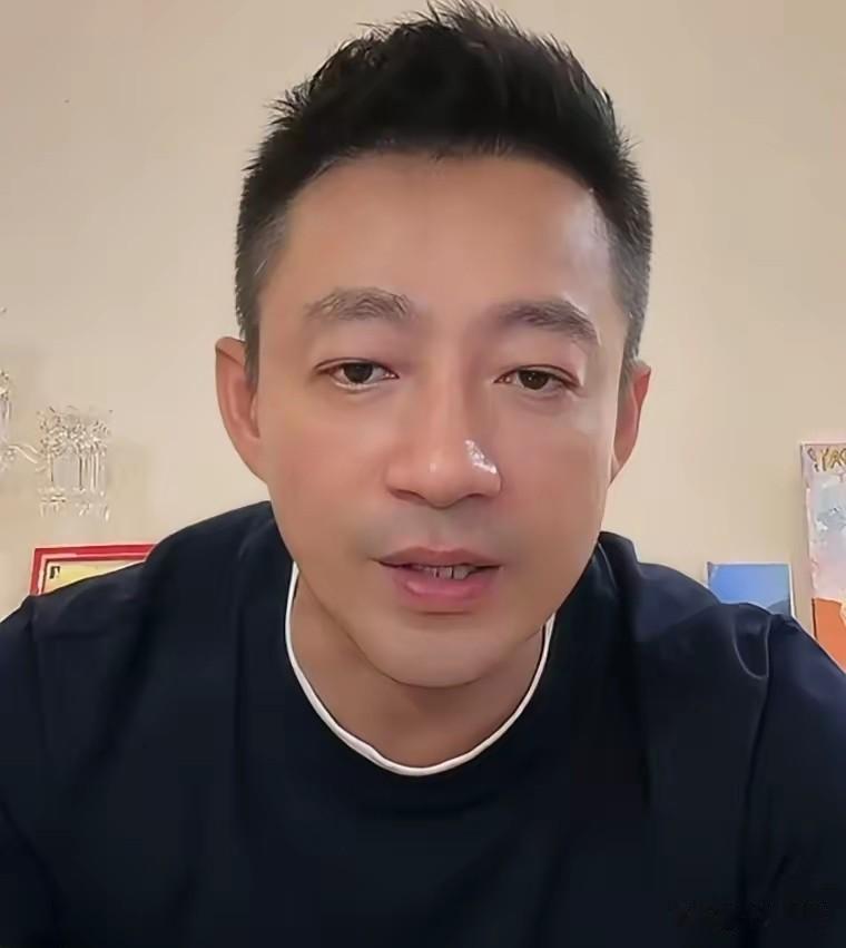 玥儿最近变得自信又开朗。汪小菲说她这几天整个人都不一样了，开心得停不下来。吃