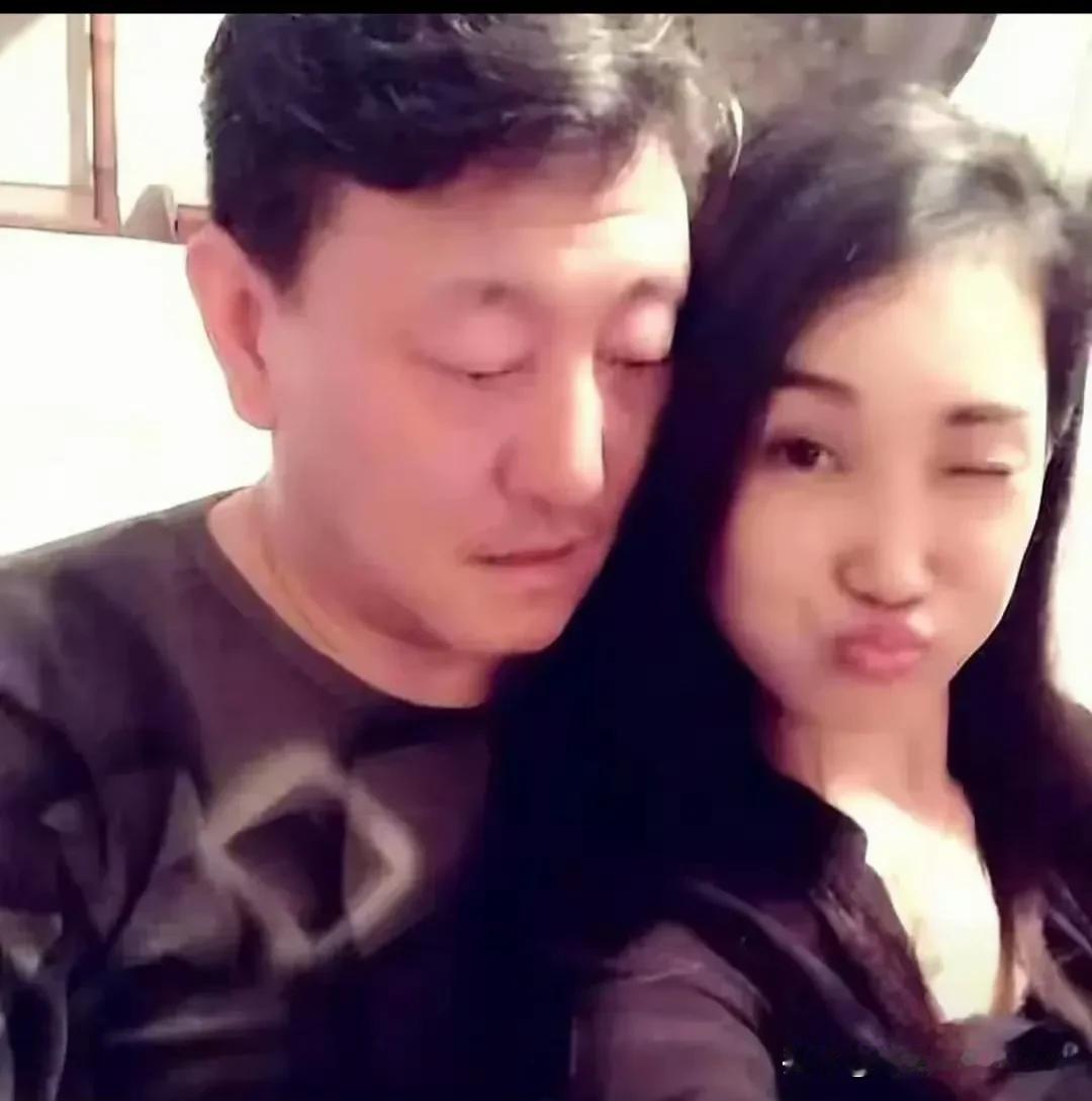 微博上都传疯了，韩磊这几天心情或许有点沮丧、有点焦虑…因为，近日，有网友发帖称