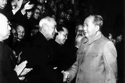 李四光晚年回忆毛主席时，对女儿李林说：“主席知识渊博，通晓古今中外许多科学的情况
