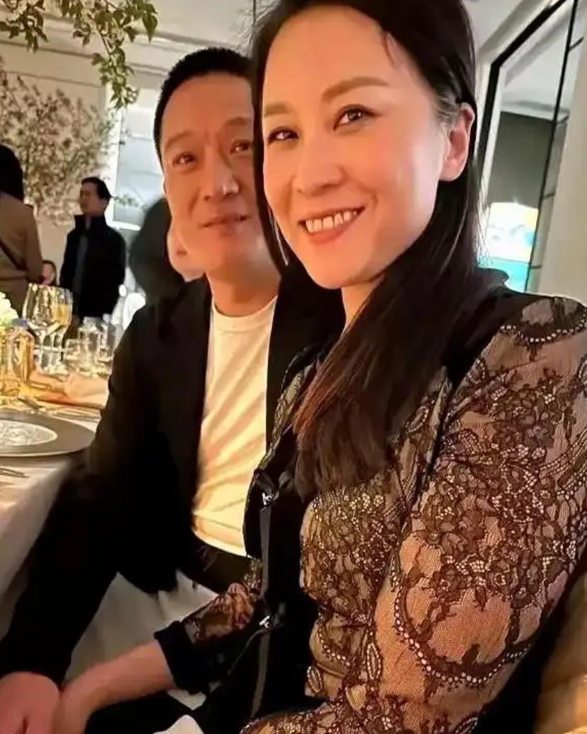 爱泼斯坦那份肮脏的名单终于彻底曝光了。在一众欧美权贵的丑闻里，竟然藏着一个我们无