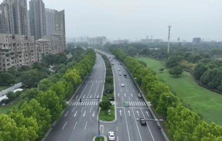 352公里！[鼓掌]合肥市民开车将一路畅行！从合肥警方了解到，截