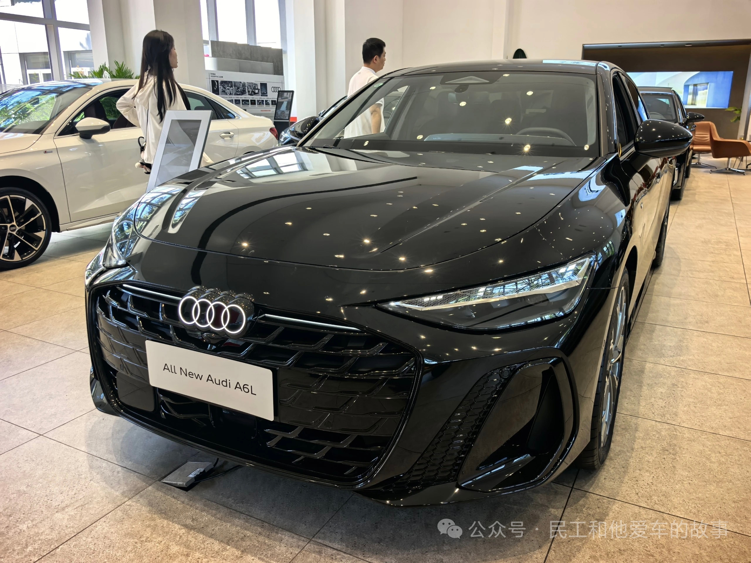 全新奥迪A6L换代翻车？满屏科技感加持，老粉却再也找不到当年的味道关注豪华中大型车的车友应该都发现了