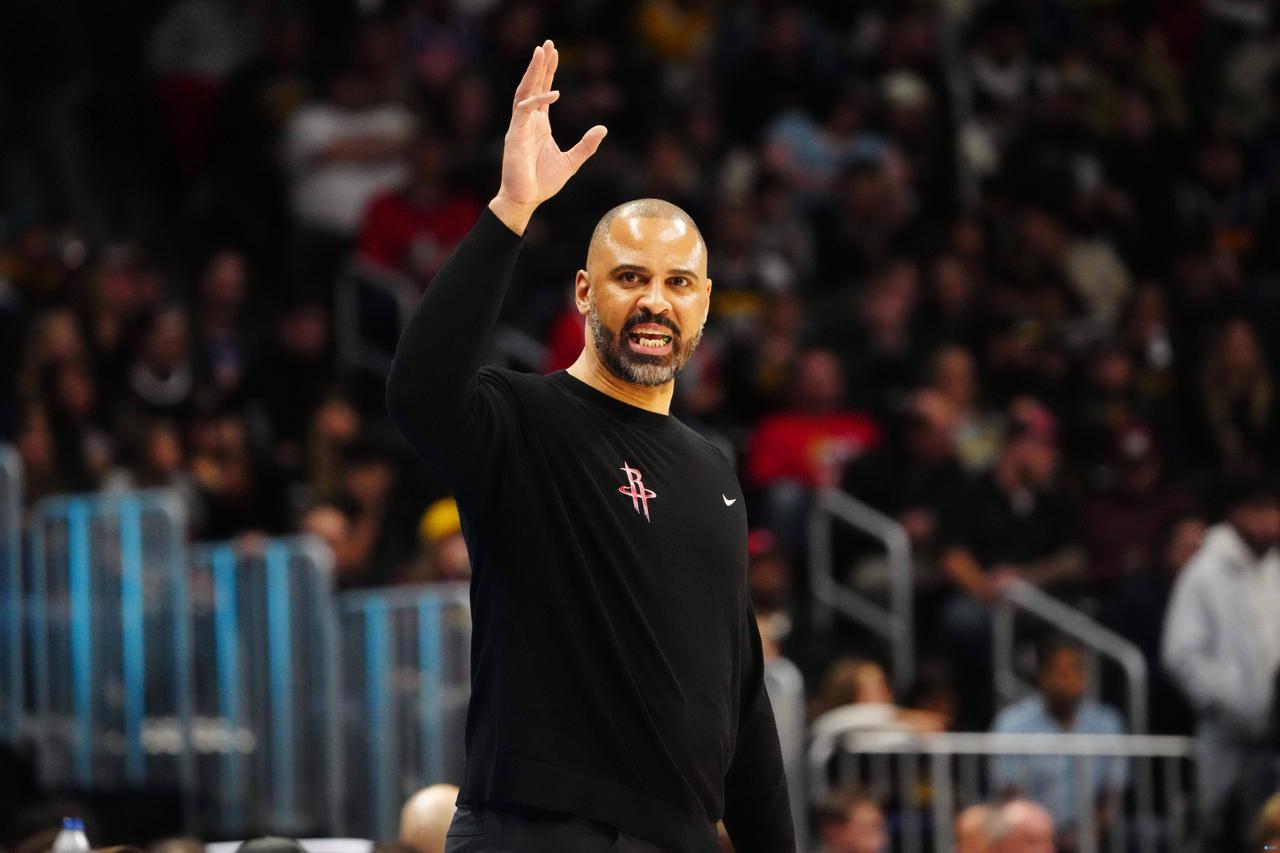 6600万的天价合同，乌度卡本赛季的执教表现简直是对NBA的侮辱！看完