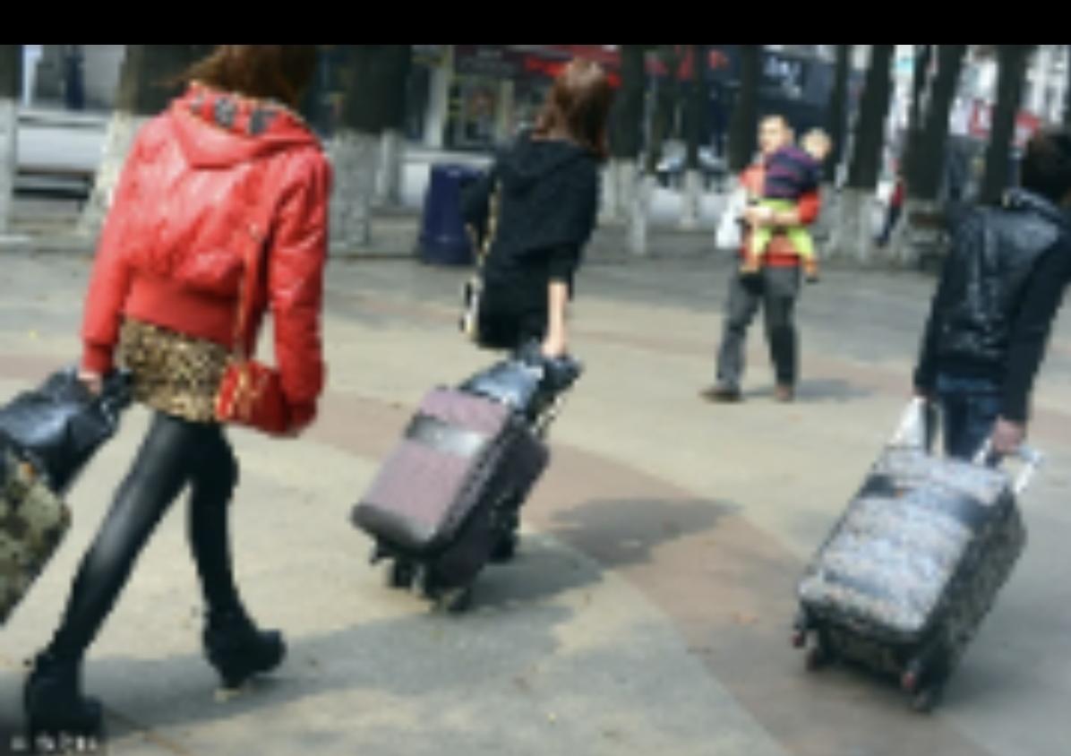 现在大学生真的很可怜，考上大学找不到工作，考公务考事业编又是千军万马过独木桥。
