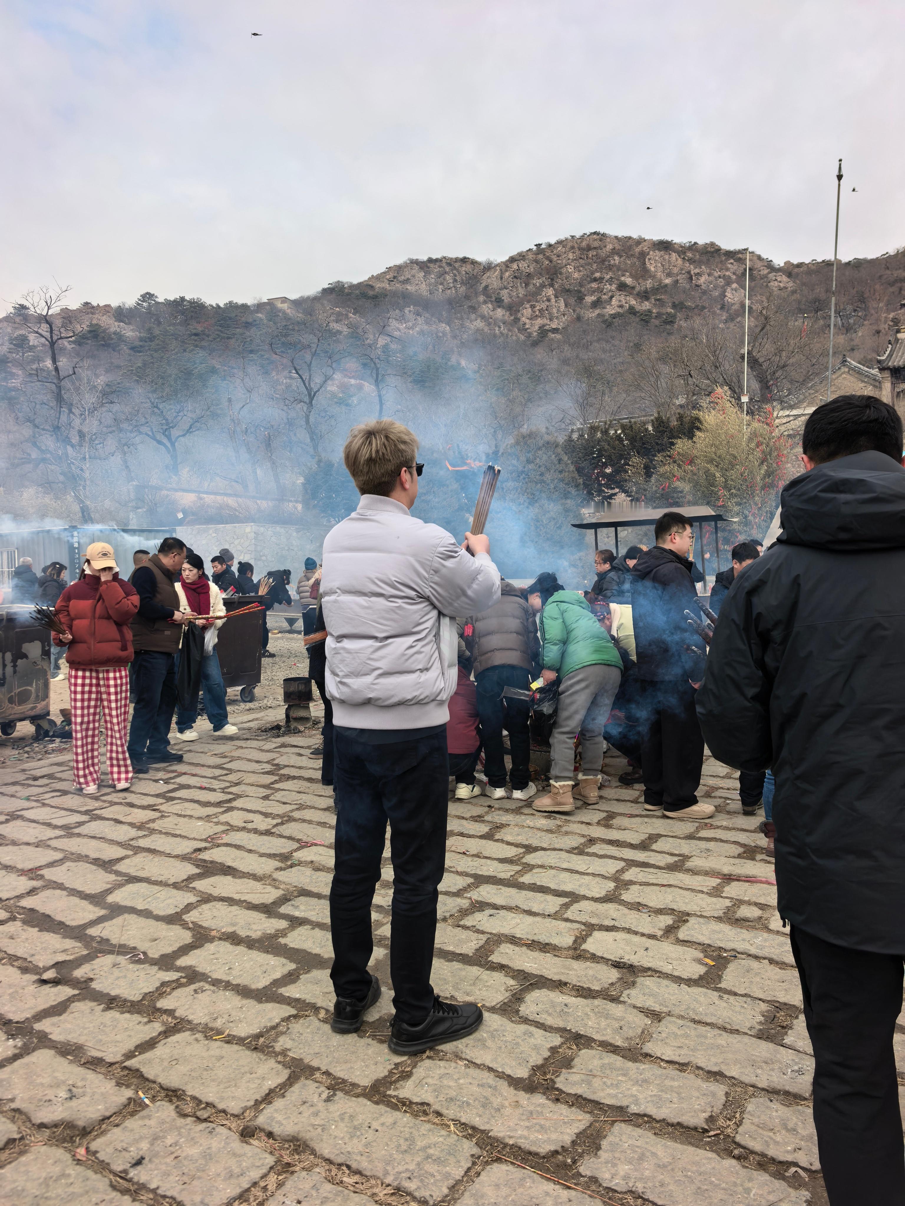 开工第一天来丹东大孤山祈福这座山不大属于长白山余脉海拔也就只有337.3米座