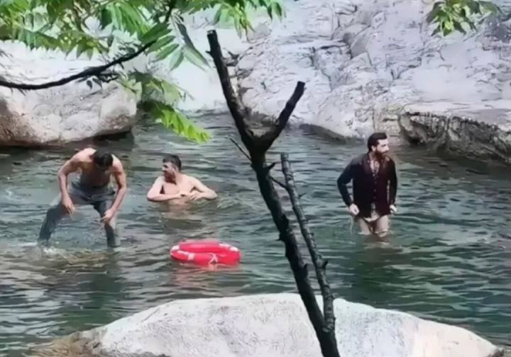 三名印度人在庐山“泡澡洗身”? 景区情况通报