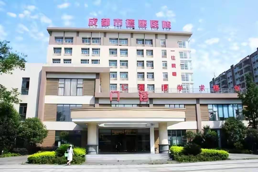 近日，网传成都徐欣蕊2017年因举报社区书记，被警方与街道人员强行送进精神病院八