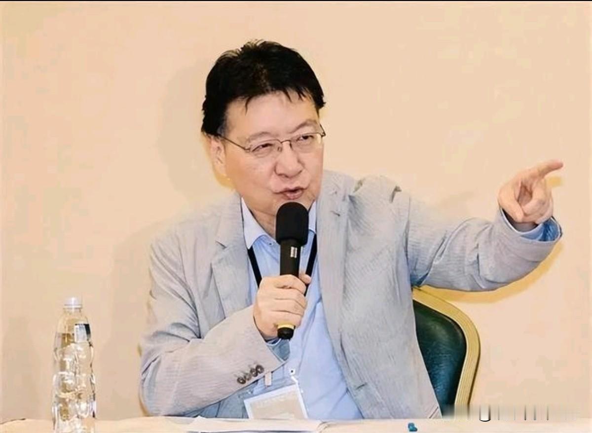 岛内媒体也忍不住批评赵少康了！在郑丽文还没上任，赵少康就声称，若不处理党内亲中力