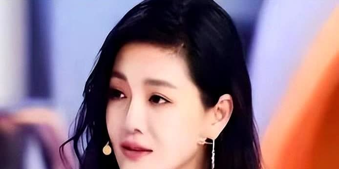 为什么大s去世后，小s就独木难撑了？只因她做事顾头不顾尾！以前有