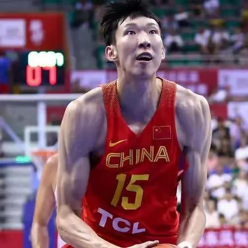 来自中国篮协的最新消息，正在北京集训的周琦，又伤了，对于周琦而言，伤病已是常