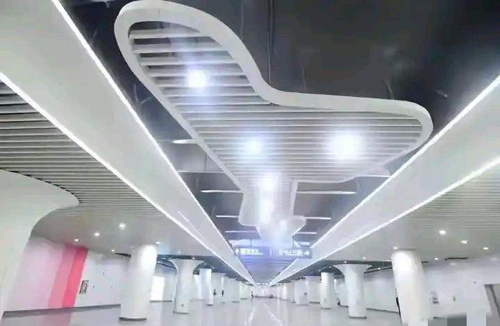 济南火车站北广场虽然小了点，但感觉影响其实不大，因为不需要去地面。北广场地下有