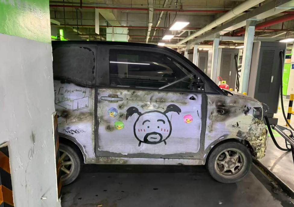 这是故意做旧吗，商场出来看愣了，我勒个豆！