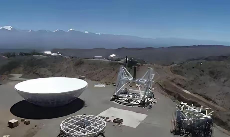 见过过河拆桥的，没见过桥还没走完，就敢把桥炸了的！中阿合作了整整十年的40