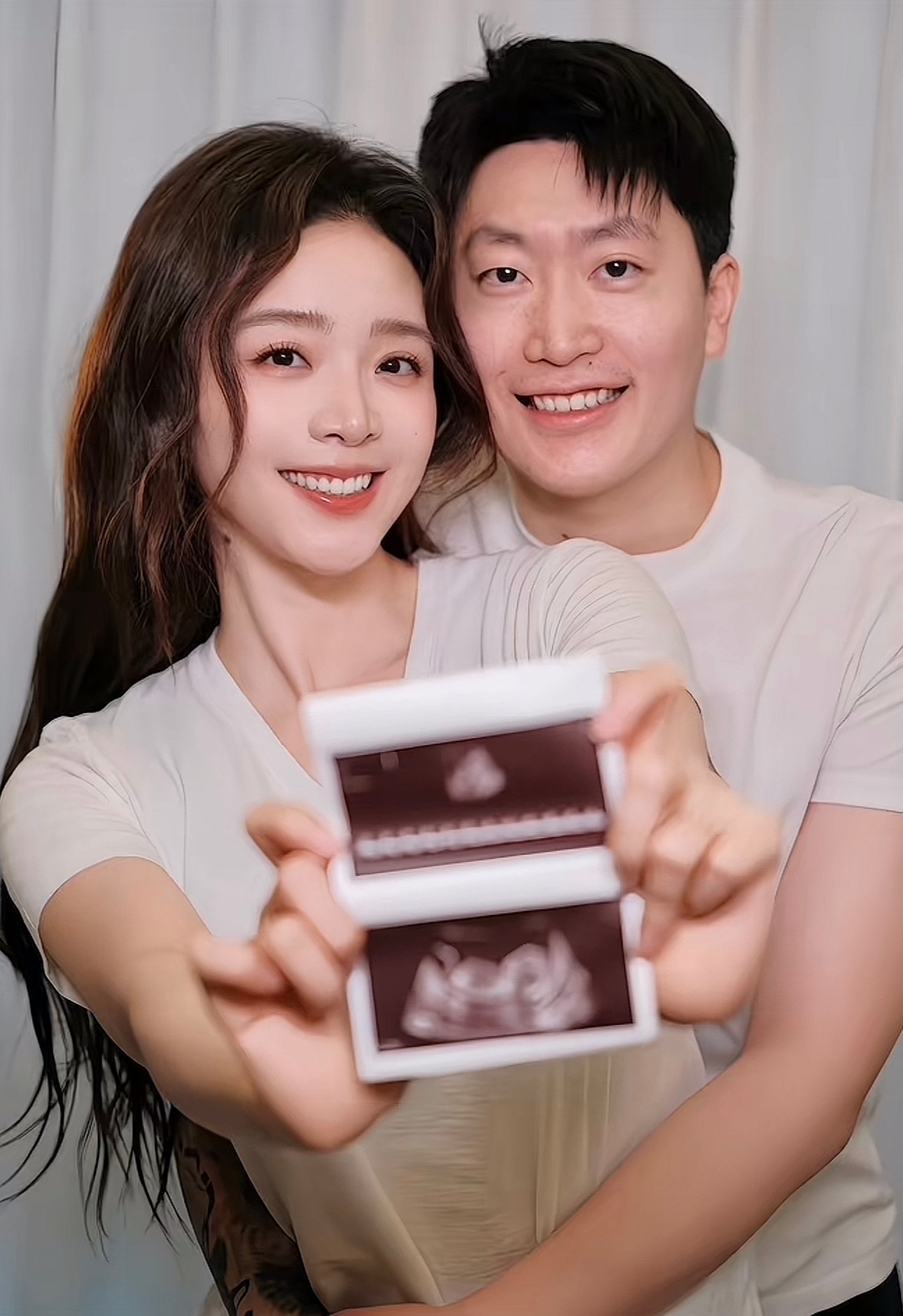 LPL圈知名情侣现状大盘点1.管泽元❤️余霜（已婚怀孕）2.Rookie💔