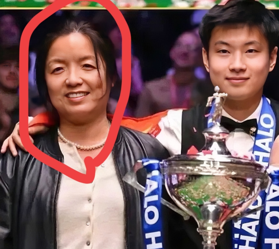 赵心童一生中最重要的女人不是自己的女朋友也不是让他发奋崛起的前女友，而是他左