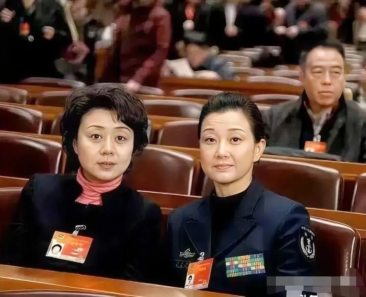 有一说一，李胜素是演艺圈为数不多化妆、素颜都好看的演员！李胜素国内知名的京剧