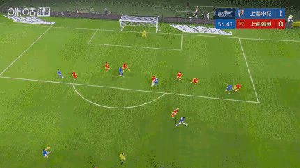 上海德比，密不透风，但拉唐这头球，居然把“射正亡”定格了。仔细分析，每个动作都出