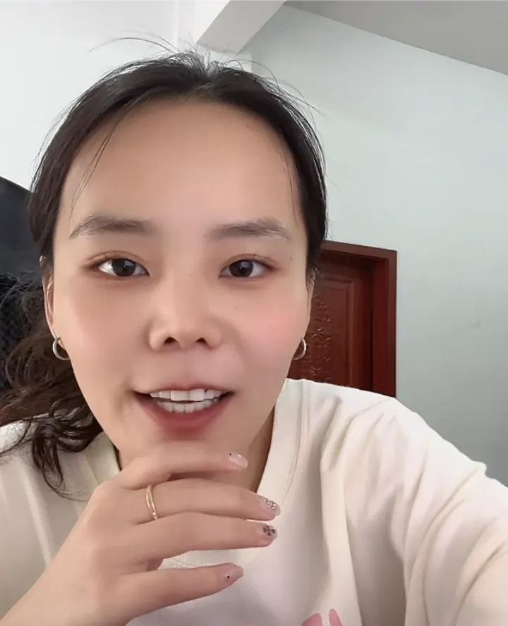 熊磊今天直播，居然说第一次的DNA，不具备法律效应！父亲是谁不知道，戴没戴