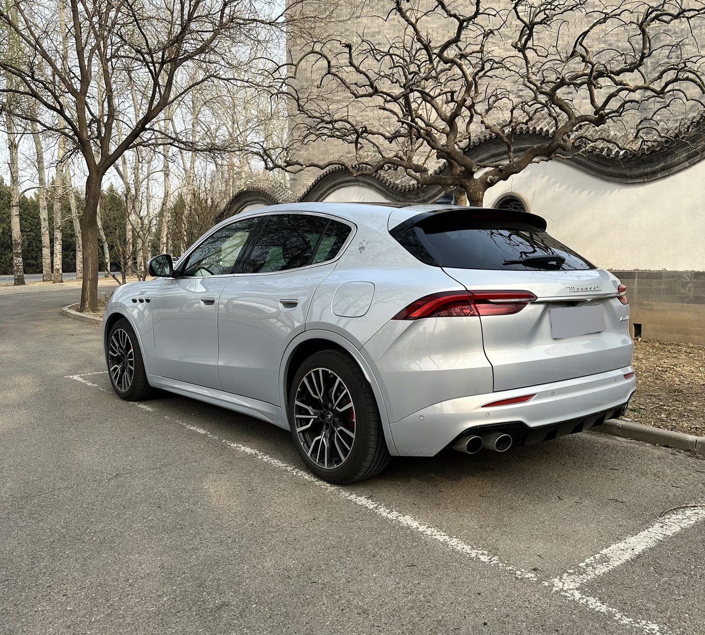 千万别用跑车眼光看它。