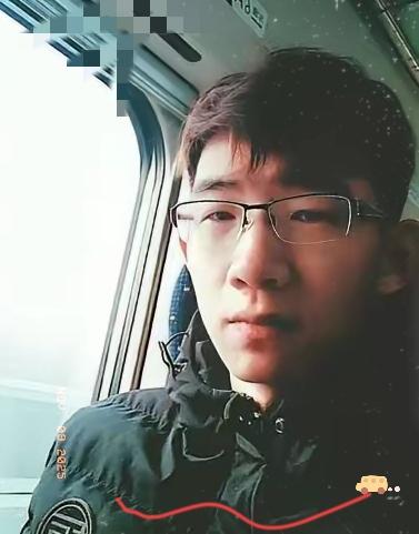 2015年，河北衡水中学文科状元刘嘉森以673分考入北大时，对着镜头抛出一句扎心