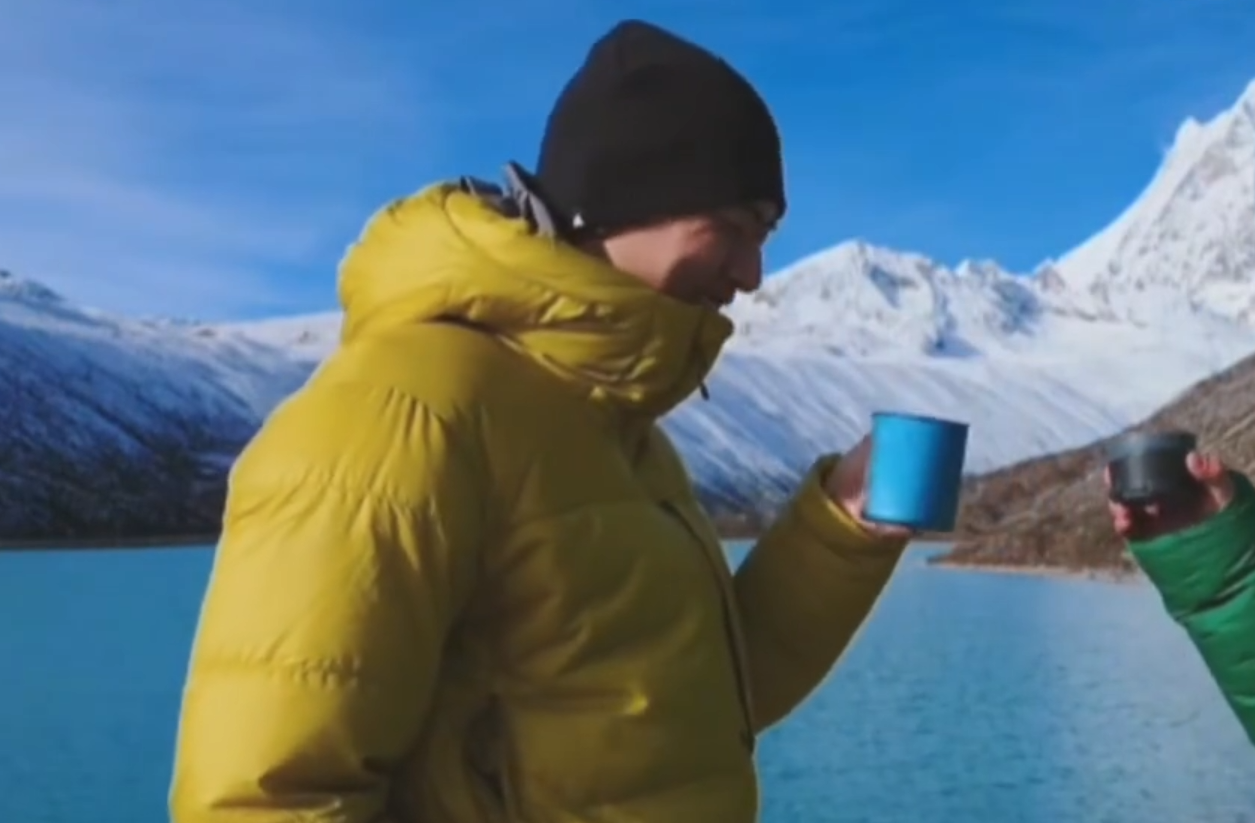 谁懂李现的带货魔力！同款水杯直接卖成年度爆款，订单排到明年5月，实打实的超强带货