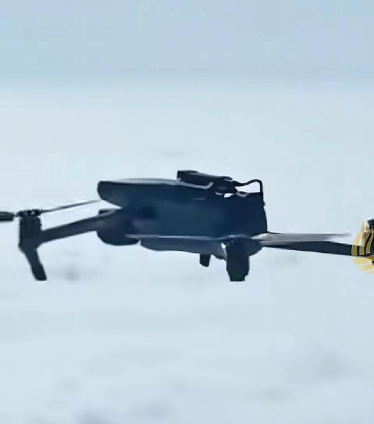 以后再也不敢坐飞机了最近有人在坐飞机，经过广东上空的时候，竟然发现窗外有无人机