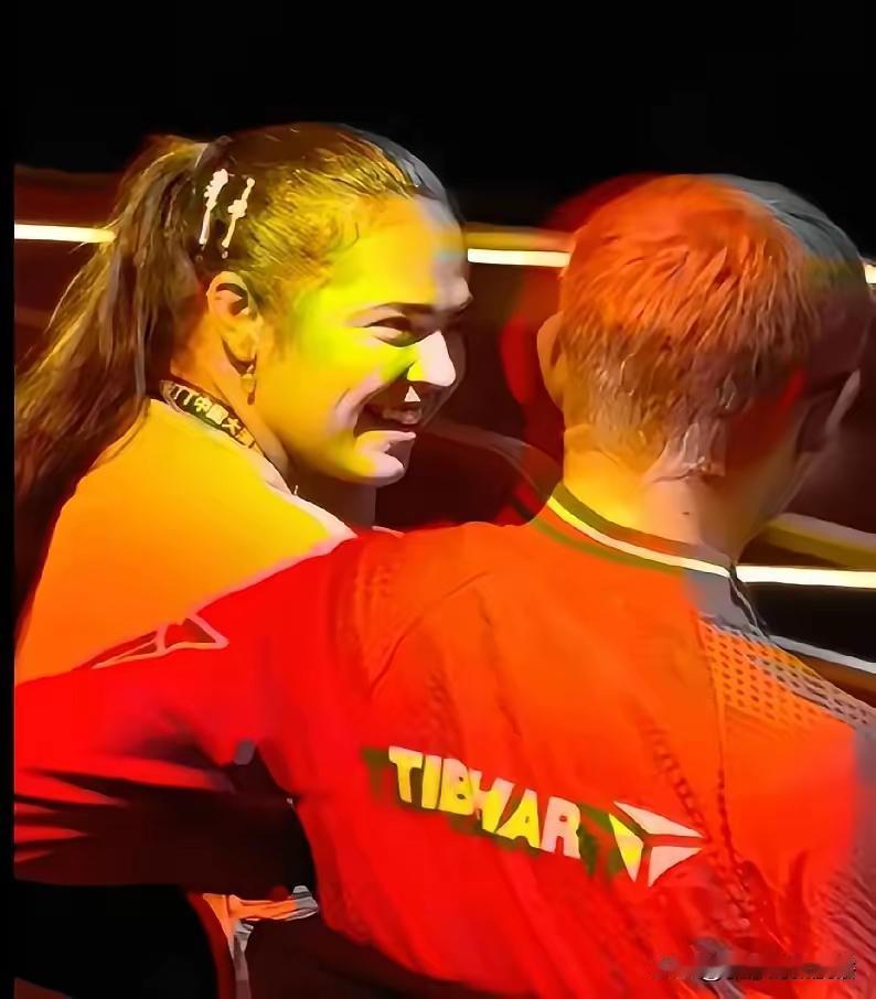 莎莎的好闺蜜迪亚兹居然悄悄恋爱了，对象还是人气超高的勒布伦。一开始看到消息