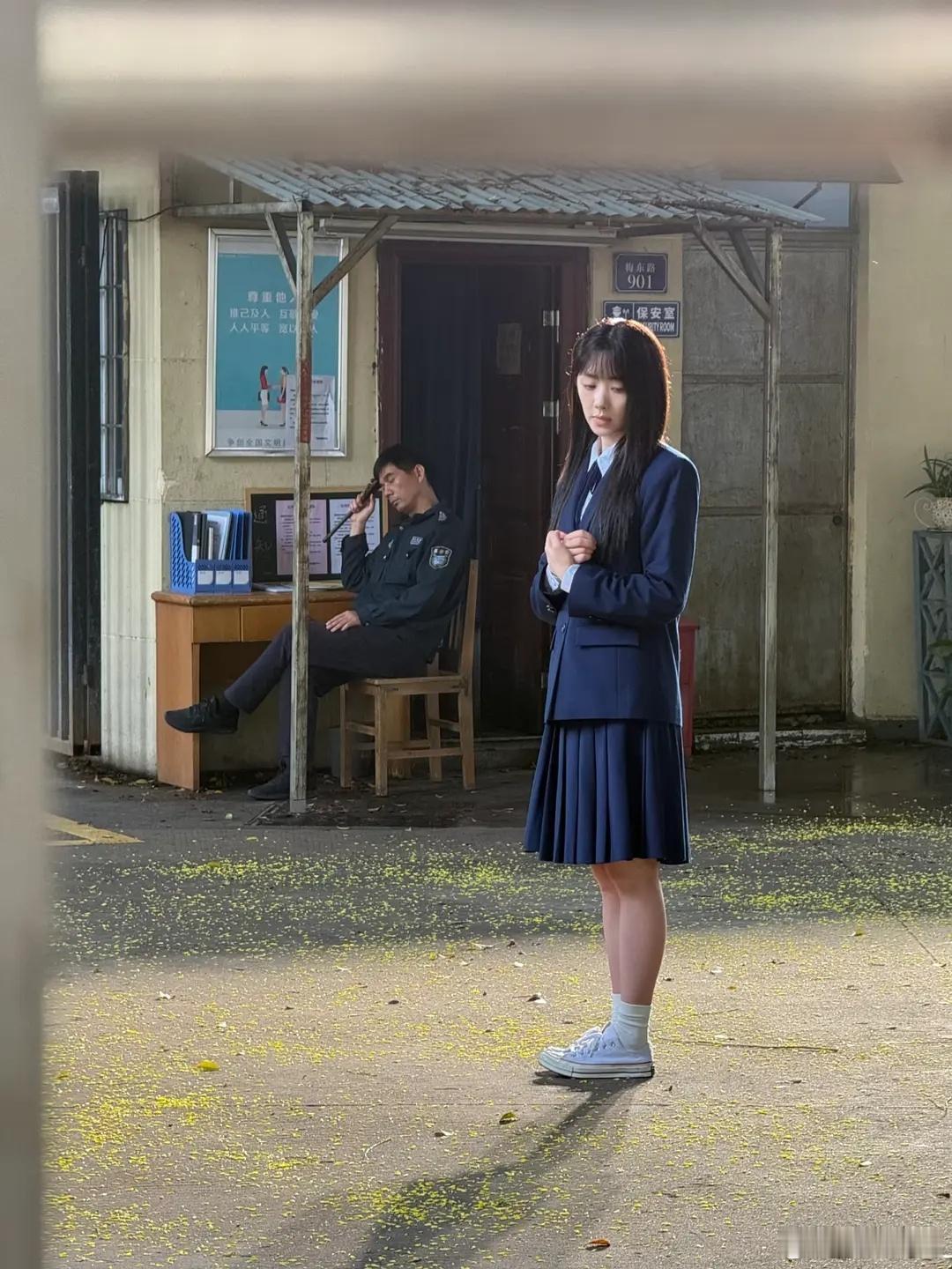 王影璐饰演的是个啥学生呀？高中生？