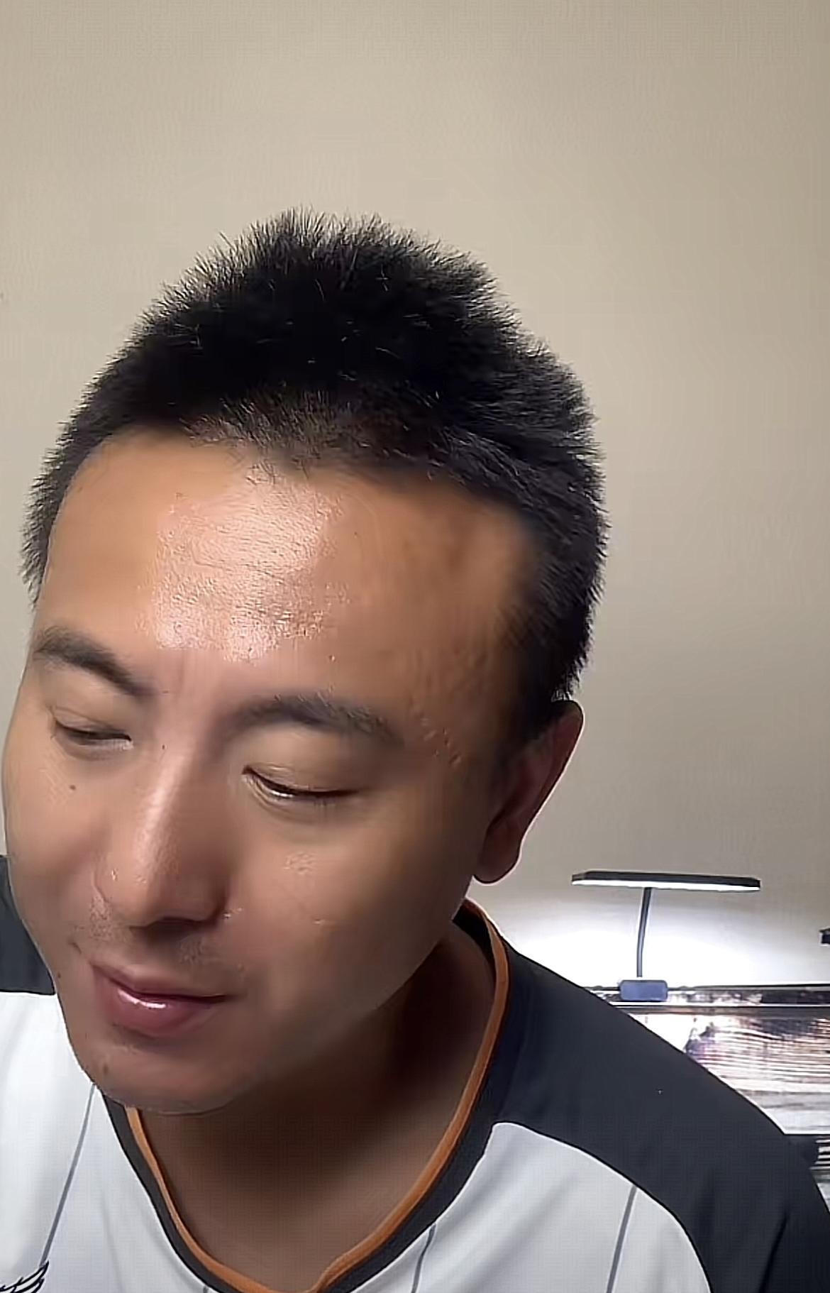 “作为一个公众人物，和xx较劲本身就是一种错！”前国脚毛剑卿在直播间谈韦世豪和